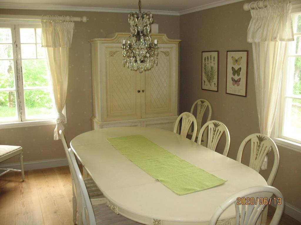 Amazing Home In Mellerud With 4 Bedrooms And Wifi 외부 사진
